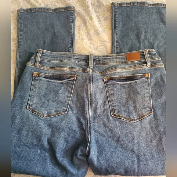 Judy Blue Boot Cut Blue Jeans, Size 32, Midrise - Picture 6 of 7